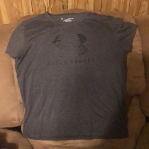 XL Women’s Under Armour T-shirt